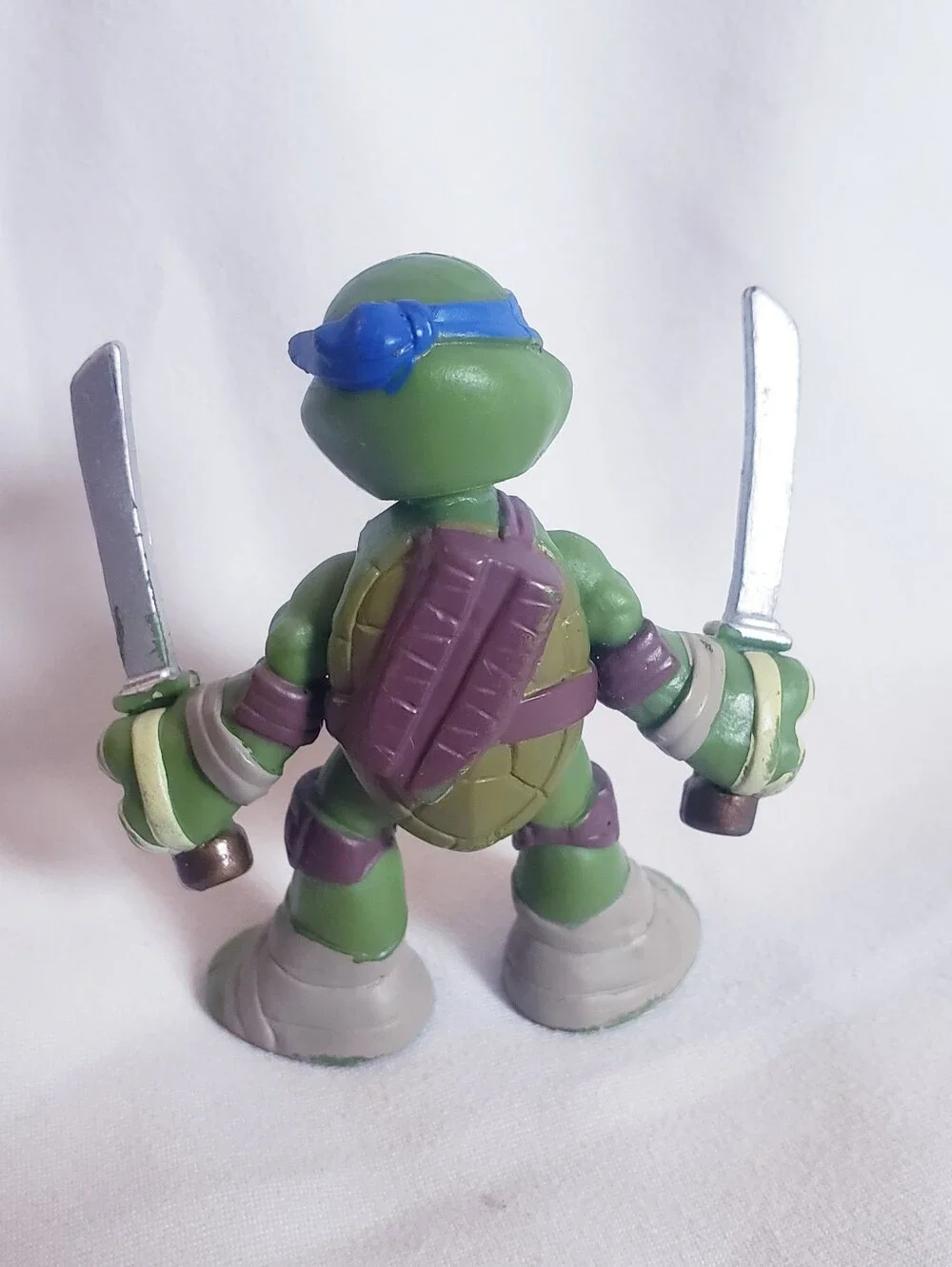 TMNT Half-shell Heros Rooftop Ruckus Leonardo Action Figure with Swords